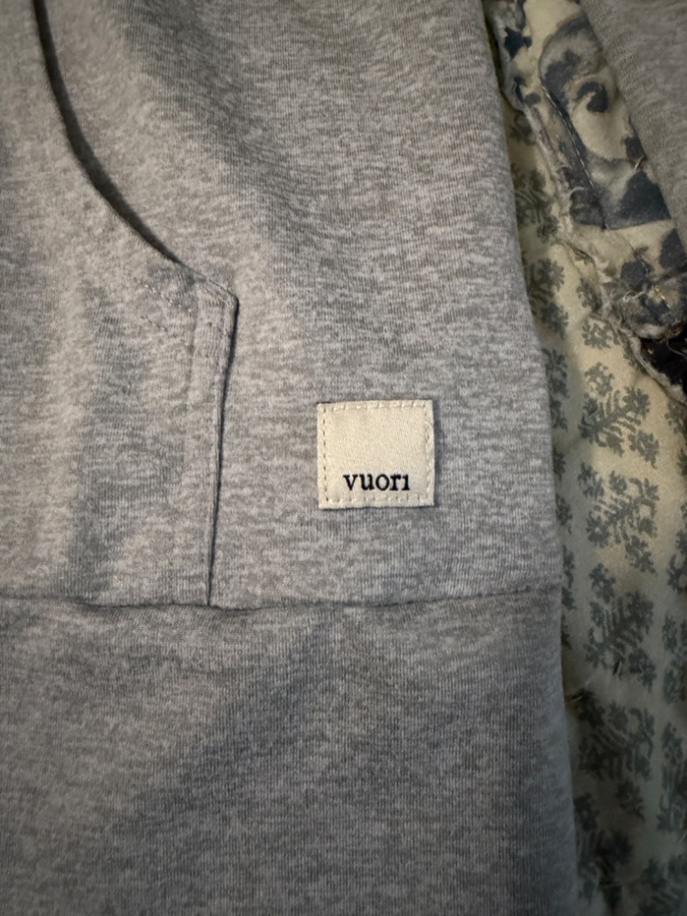 Vuori Halo Performance Hoodie - Size Medium - Picture 5 of 5